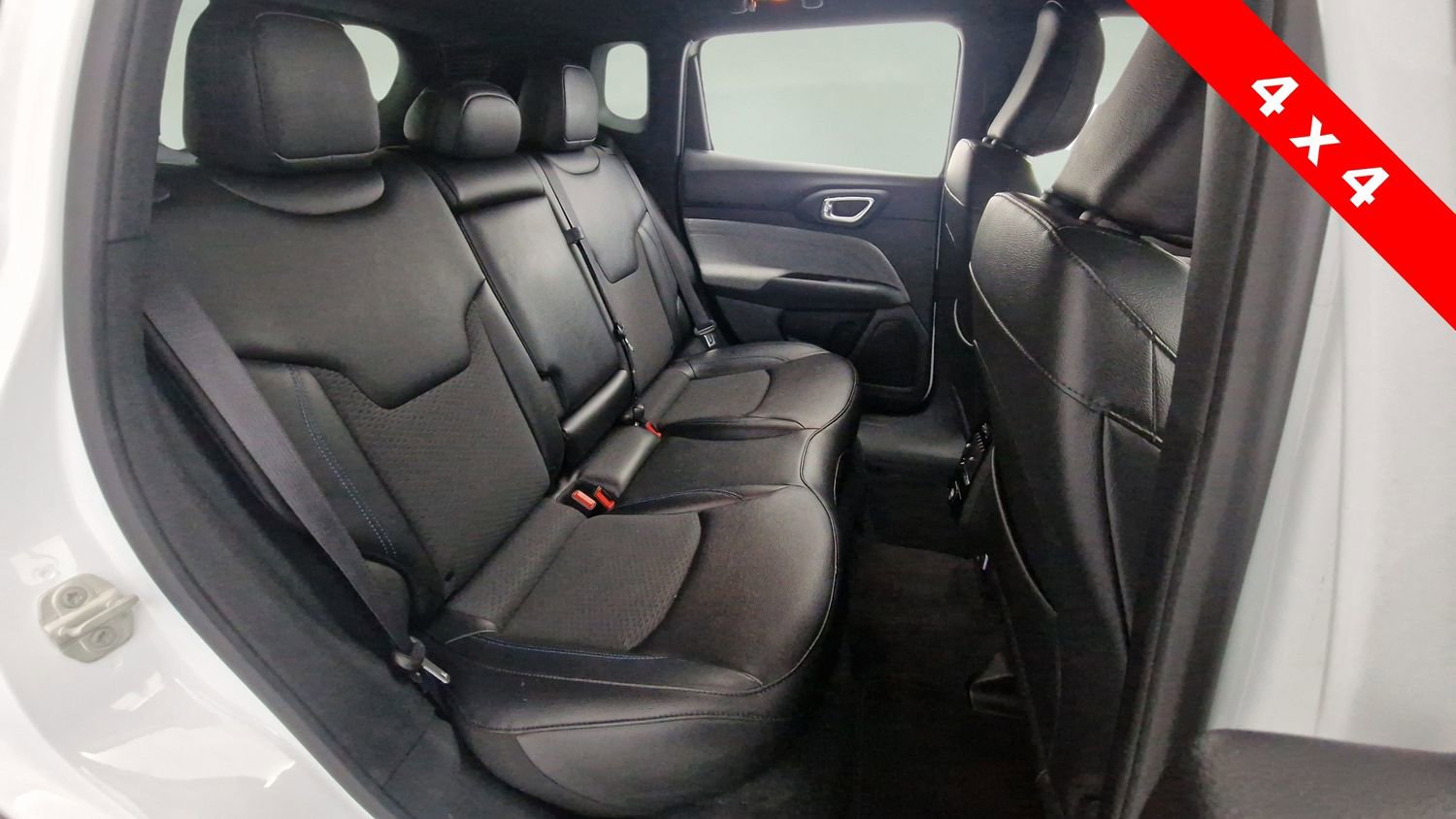 Used 2024 Jeep Compass Latitude image 26