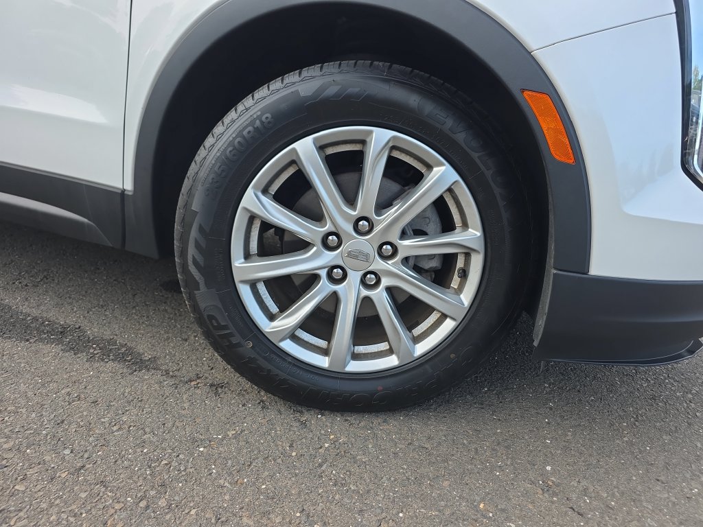 Used 2021 Cadillac XT4 Luxury w/ Cold Weather Package AWD/4WD image 12