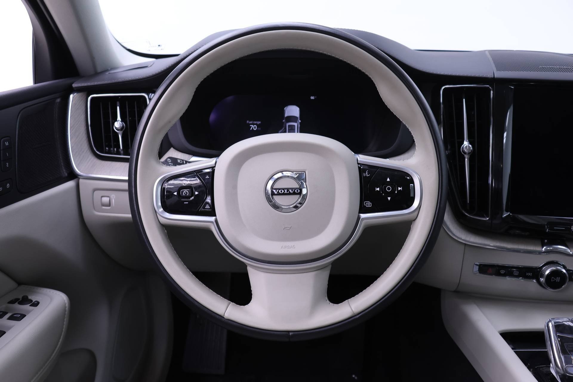 Certified 2022 Volvo XC60 B6 Inscription w/ Advanced Package image 20