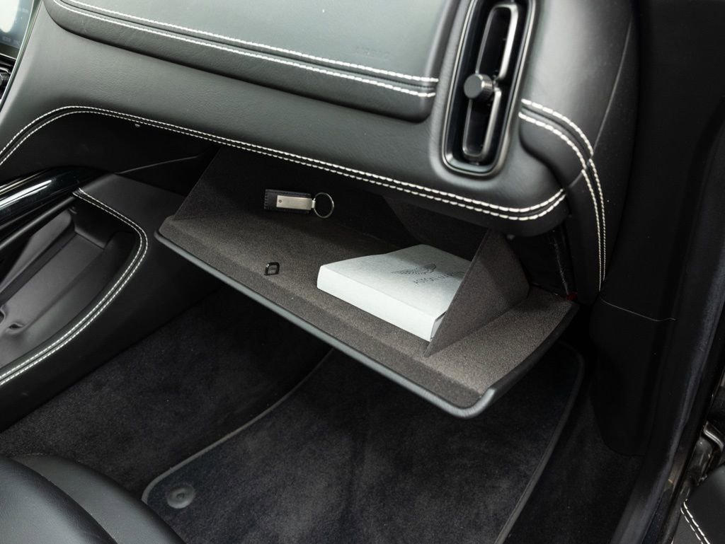 Used 2021 Aston Martin DBX image 57