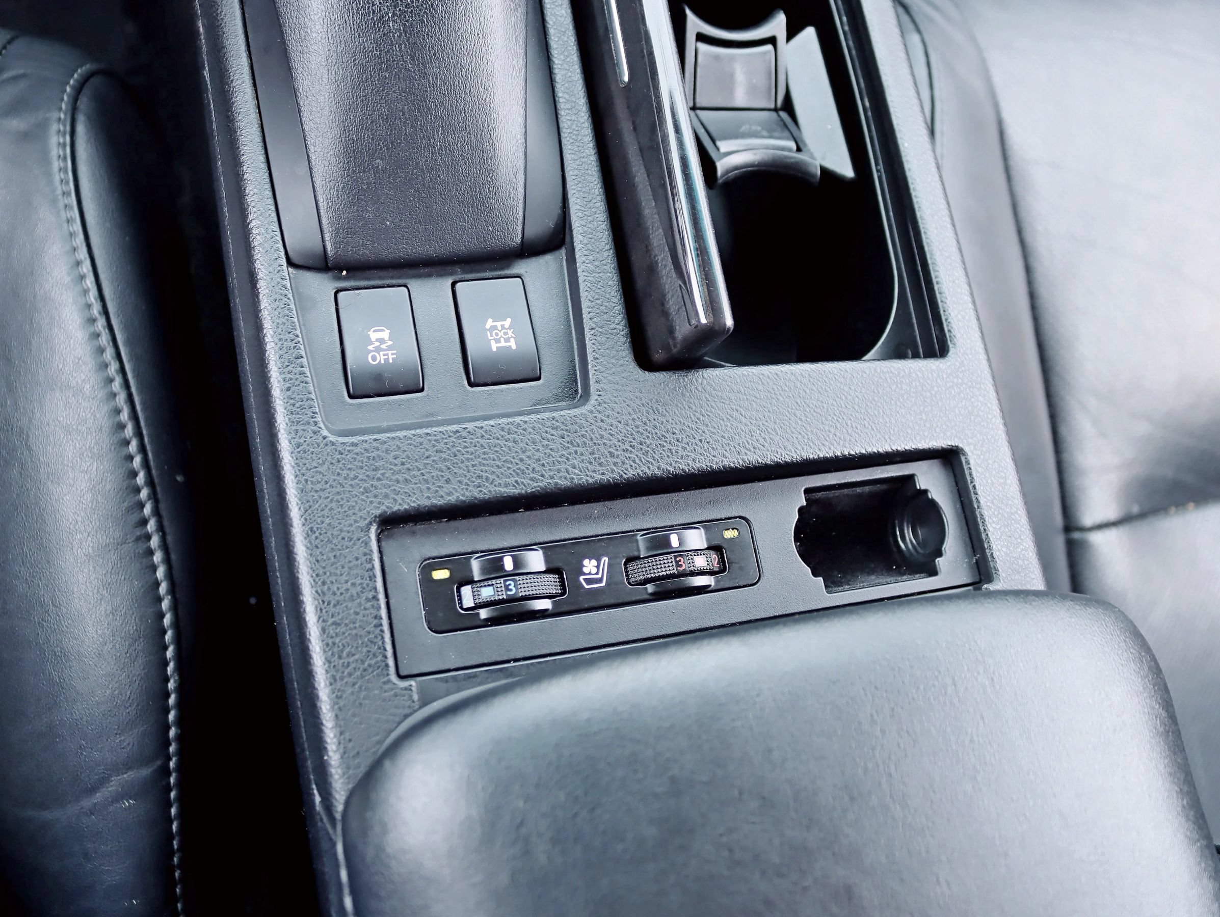Used 2013 Lexus RX 350 AWD w/ Navigation Pkg image 25
