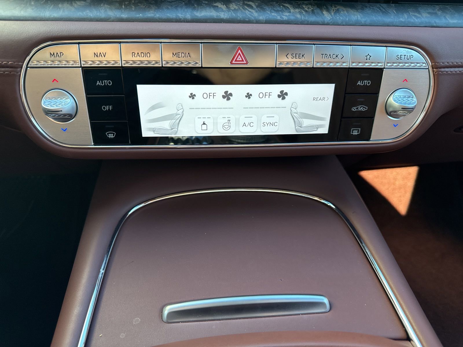 Used 2023 Genesis G90 3.5T image 22