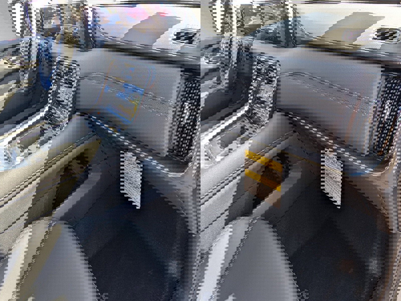 New 2025 Nissan Armada SV image 8