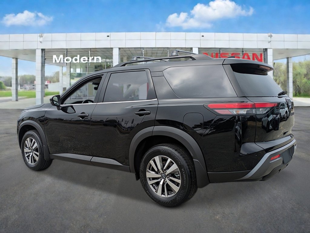 New 2026 Nissan Pathfinder SL FWD image 3