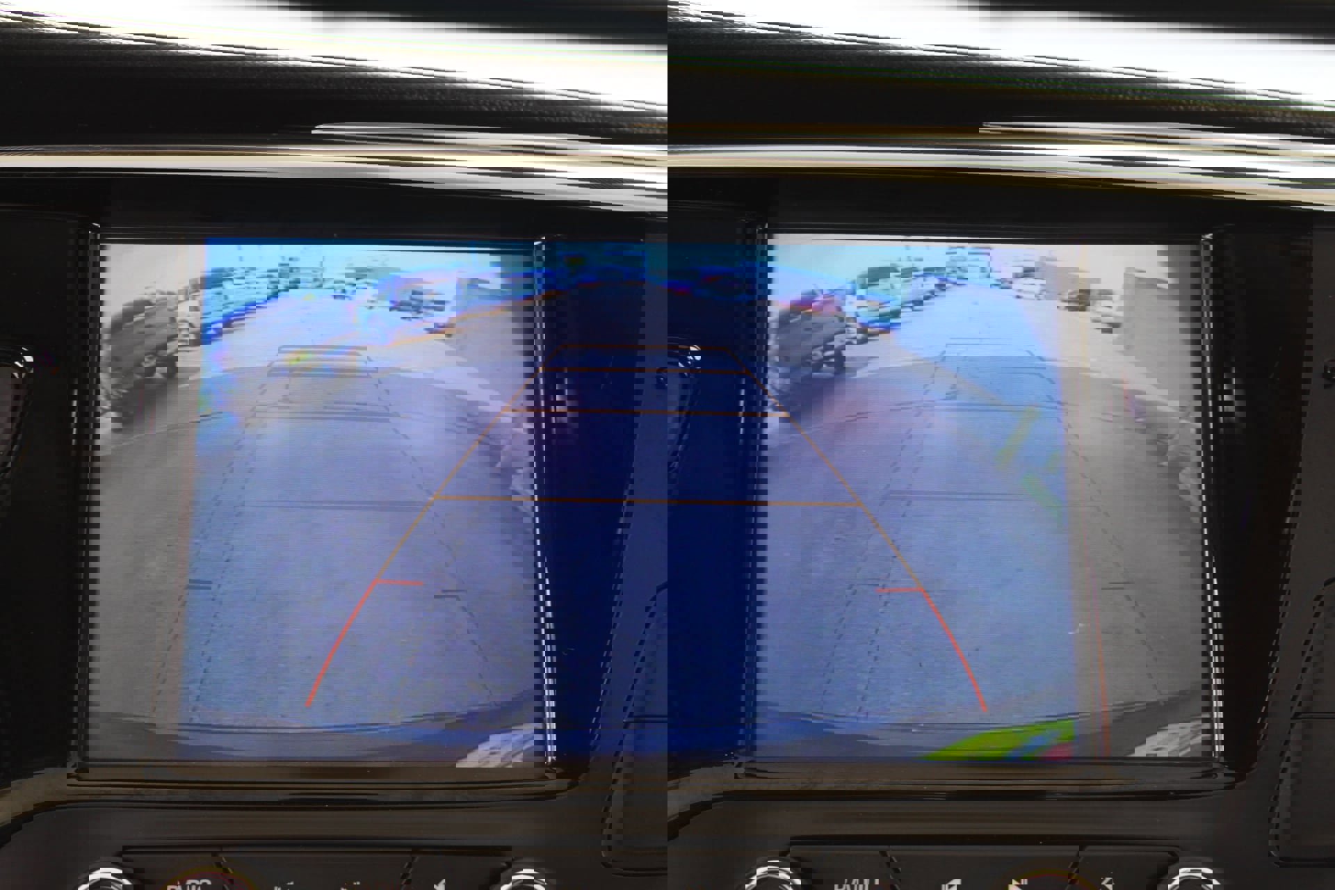 Used 2020 Buick Envision Essence image 43