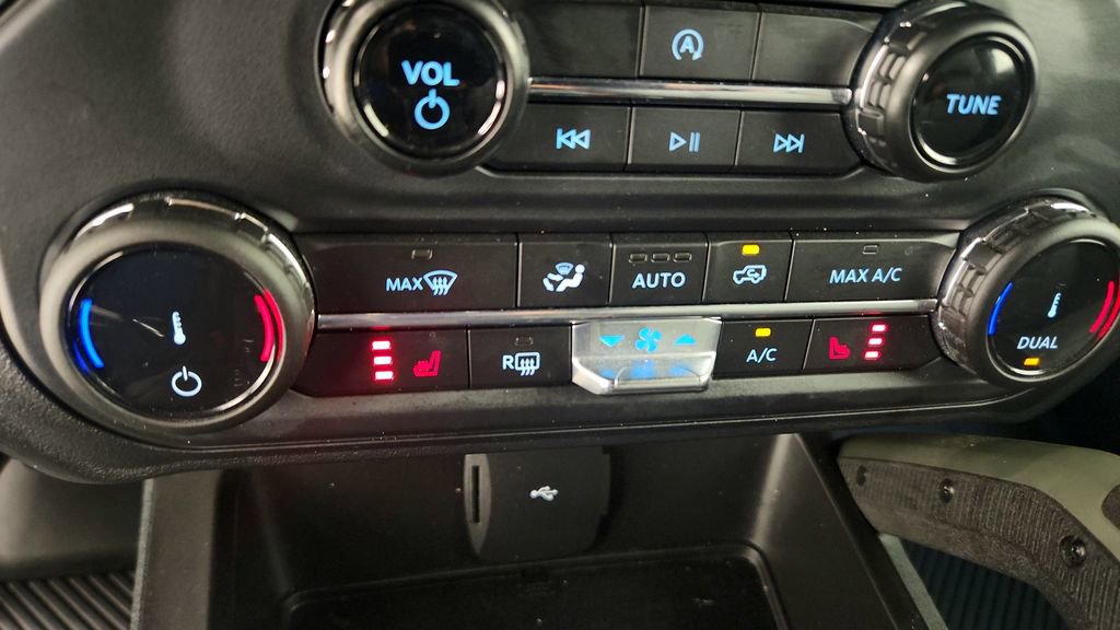 Used 2022 Ford Bronco Everglades image 23