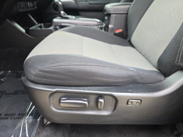 Used 2021 Toyota Tacoma TRD Sport AWD/4WD image 30
