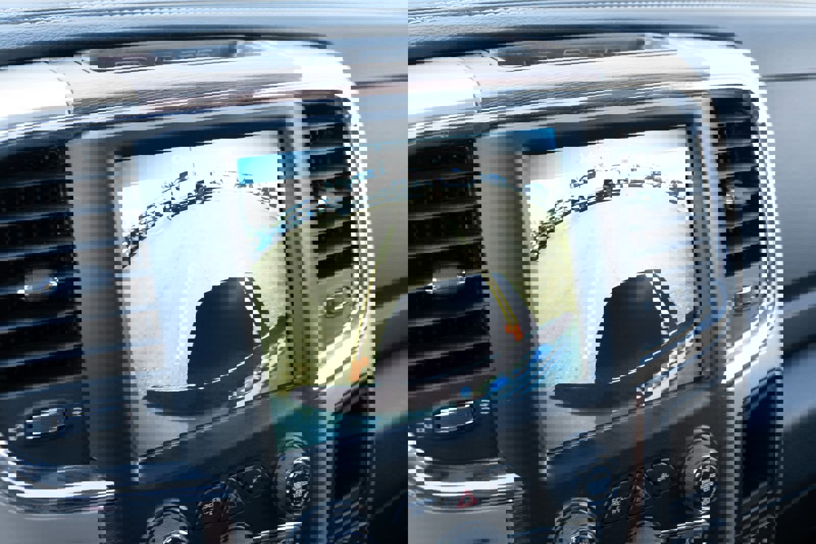 Used 2018 RAM 1500 Laramie w/ Convenience Group image 4