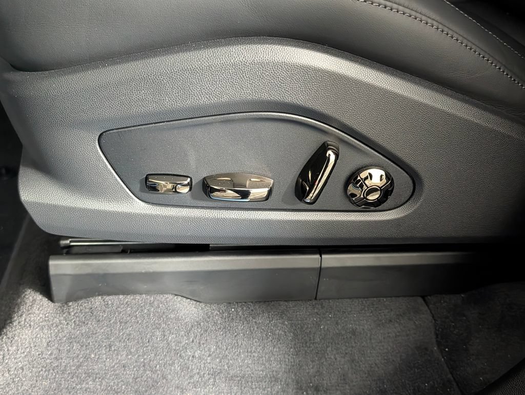 New 2026 Porsche Cayenne Electric AWD/4WD image 31