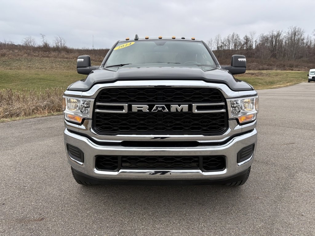 Used 2024 RAM 2500 Tradesman w/ Chrome Appearance Group image 8