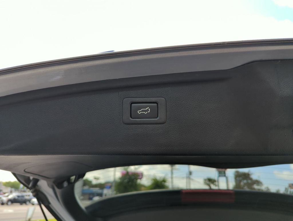 Used 2017 Subaru Outback 2.5i Premium image 32