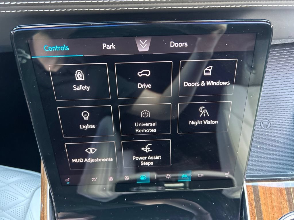 Used 2026 Cadillac Escalade ESV Platinum Sport AWD/4WD image 40