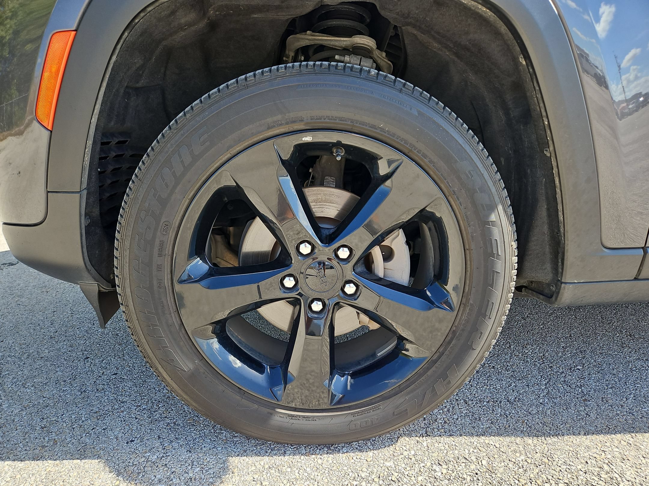 Used 2025 Jeep Grand Cherokee Laredo RWD image 31