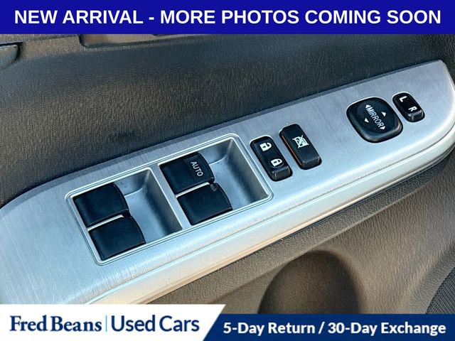 Used 2014 Toyota Camry L image 11