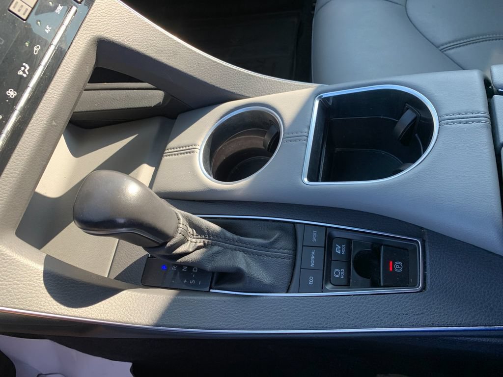 Used 2021 Toyota Avalon XLE w/ Moonroof Package FWD image 24