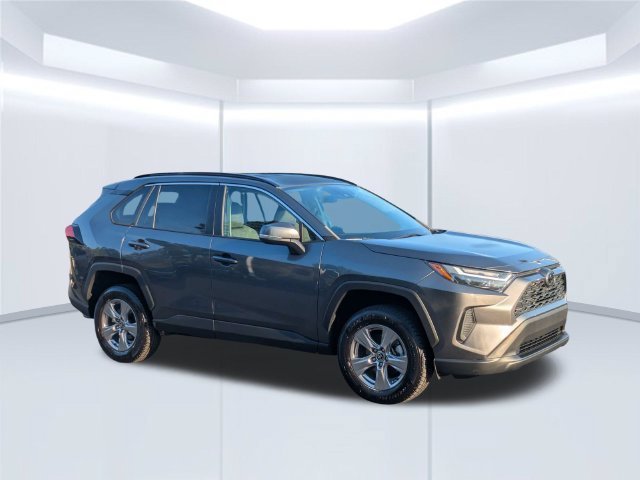 Certified 2022 Toyota RAV4 XLE FWD image 3