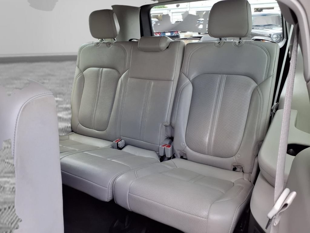 Certified 2024 Jeep Wagoneer L Series II w/ Flexible Seating Group AWD/4WD image 26
