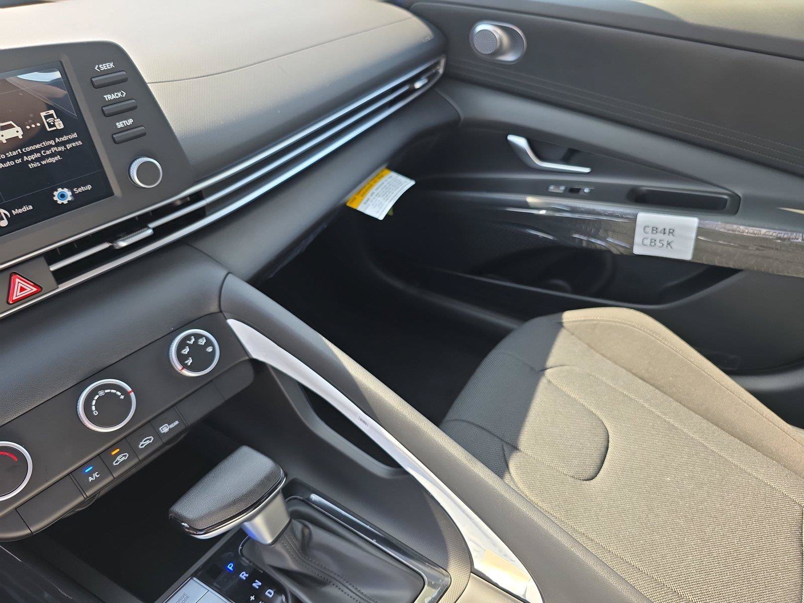 New 2026 Hyundai Elantra SE FWD image 21