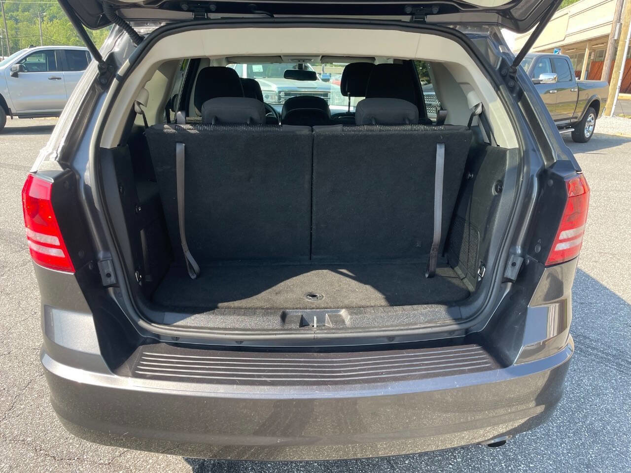 Used 2018 Dodge Journey SE w/ Blacktop Package FWD image 18