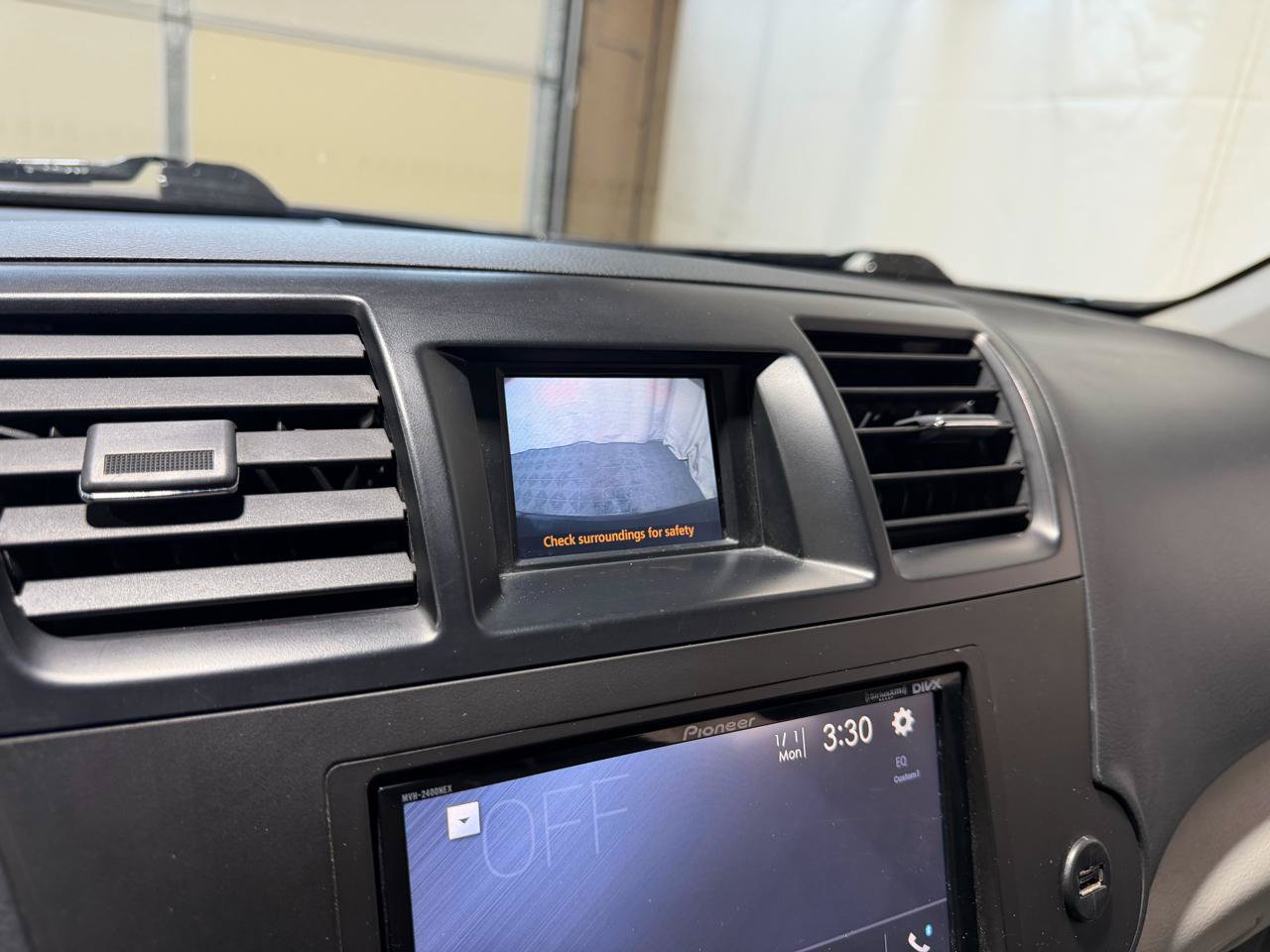 Used 2010 Toyota Highlander SE AWD/4WD image 31