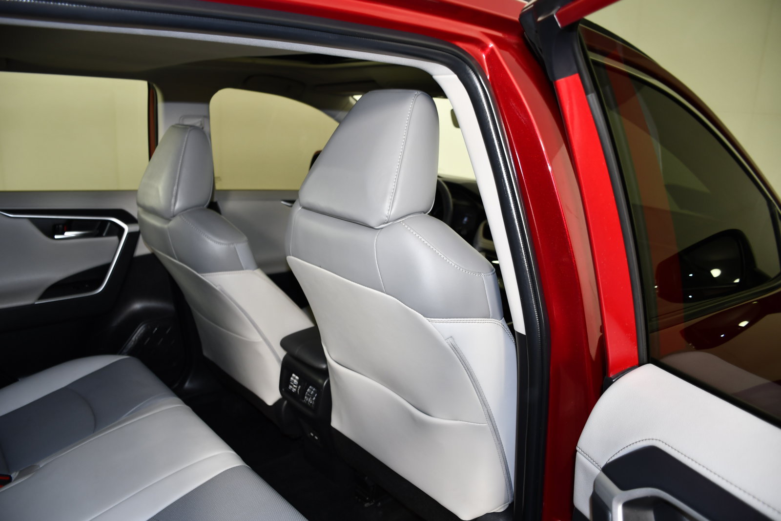 Used 2022 Toyota RAV4 Limited w/ Limited Grade Weather Package AWD/4WD image 45