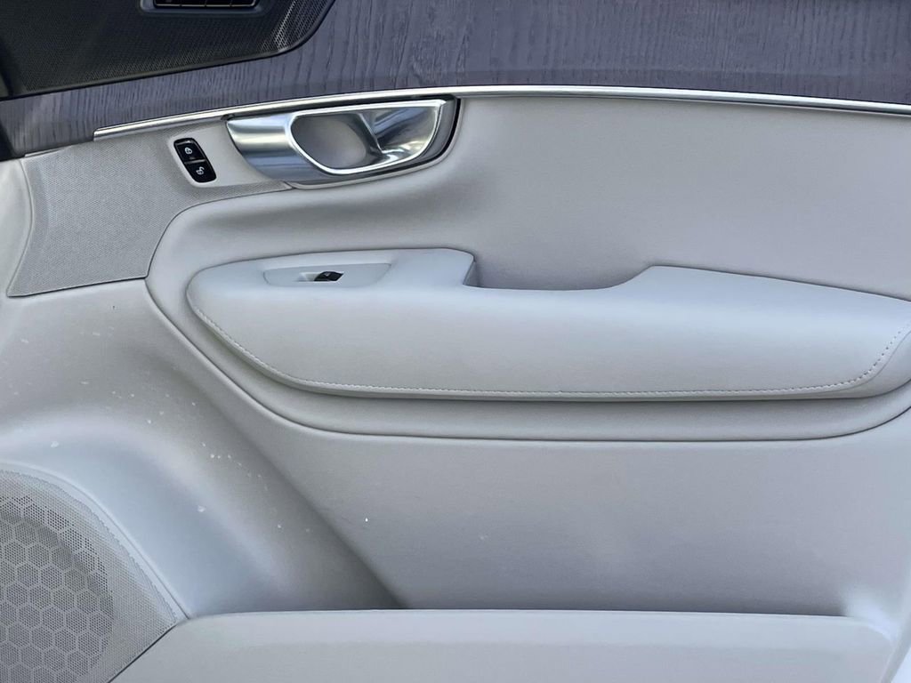 Used 2026 Volvo XC90 B6 Ultra w/ Lounge Package image 48