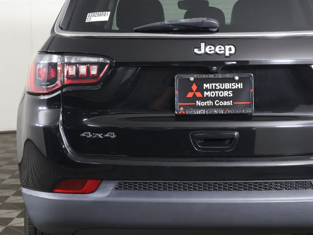 Used 2019 Jeep Compass Latitude w/ Cold Weather Group AWD/4WD image 13