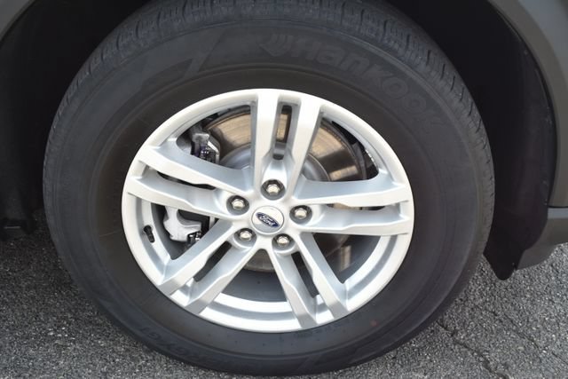 Used 2023 Ford Explorer XLT AWD/4WD image 45