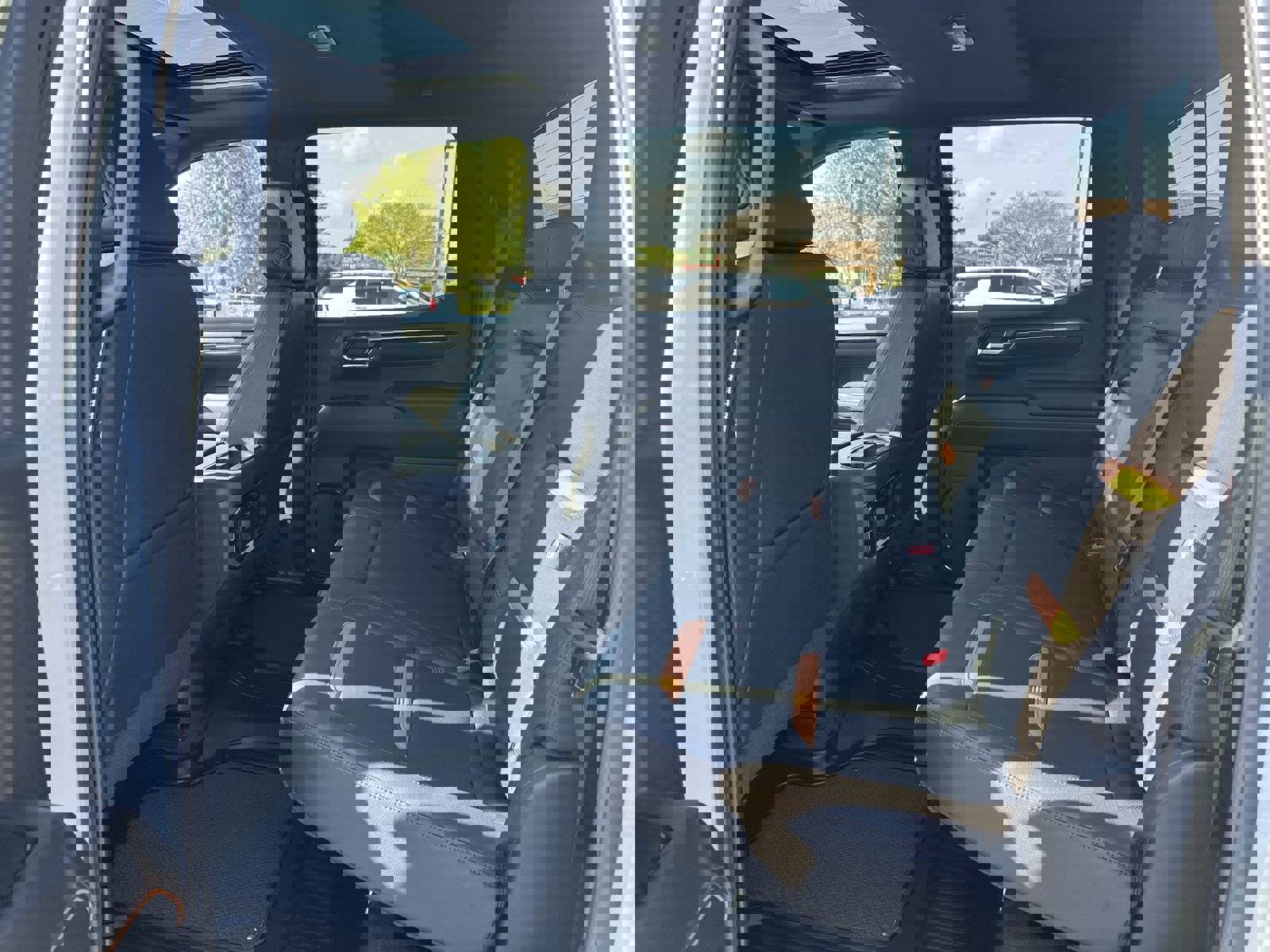 Used 2024 GMC Sierra 1500 AT4 w/ Technology Package image 31