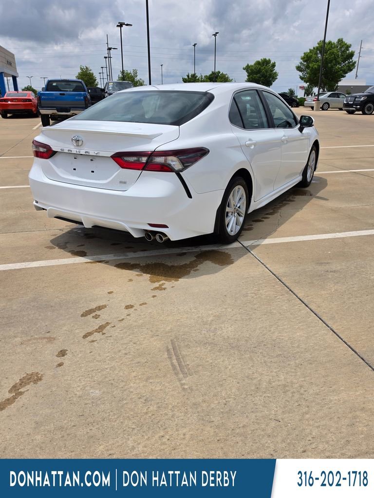 Used 2024 Toyota Camry SE FWD image 5