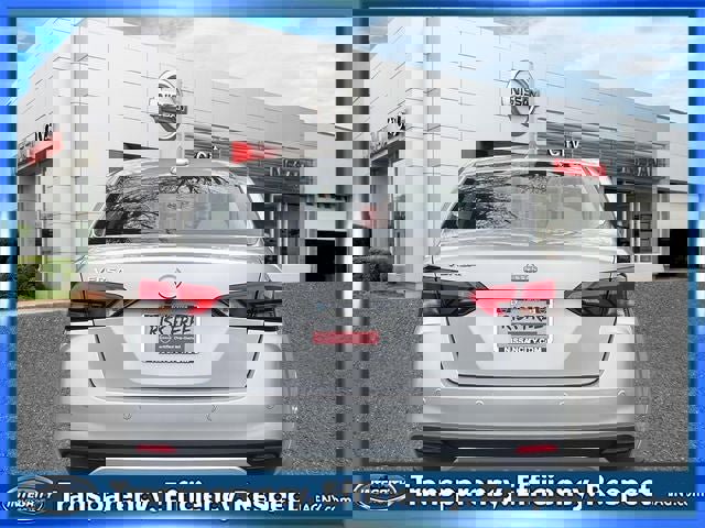 Certified 2025 Nissan Versa SV w/ Trunk Package image 7