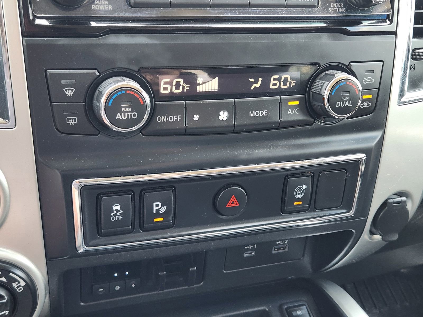 Used 2021 Nissan Titan SV w/ SV Convenience Package AWD/4WD image 21