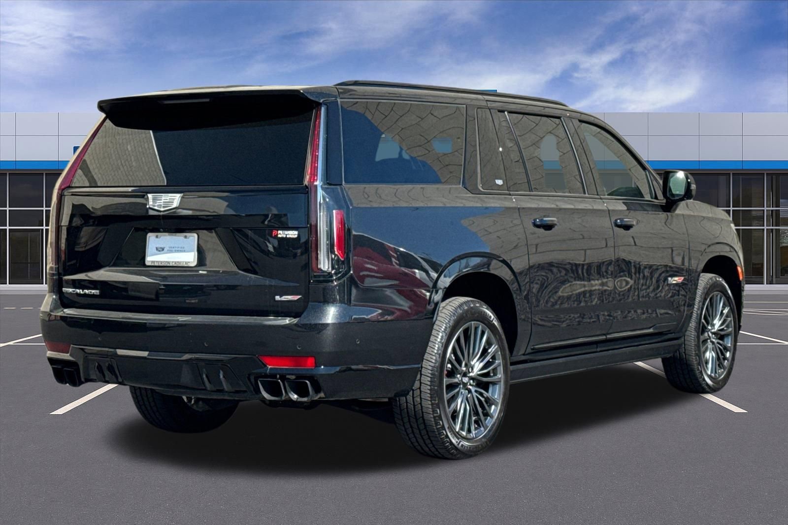 Used 2024 Cadillac Escalade ESV V AWD/4WD image 4