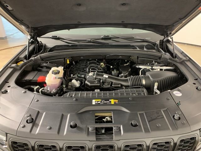 Used 2023 Jeep Grand Cherokee Altitude image 40