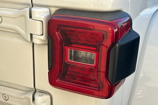 Used 2021 Jeep Wrangler Unlimited Sahara w/ Cold Weather Group image 12