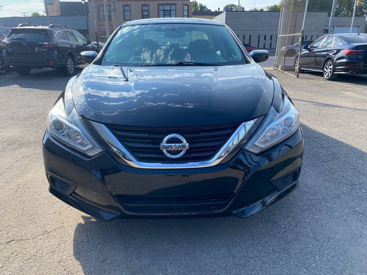 Used 2017 Nissan Altima 2.5 S w/ Power Driver Seat Package FWD image 3
