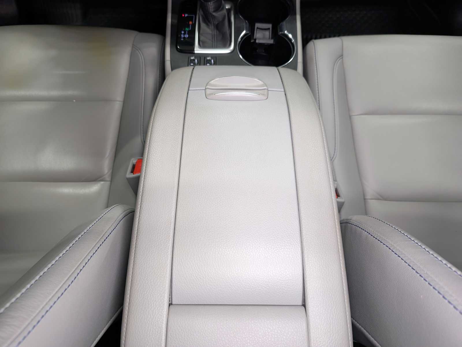Used 2019 Toyota Highlander XLE AWD/4WD image 14