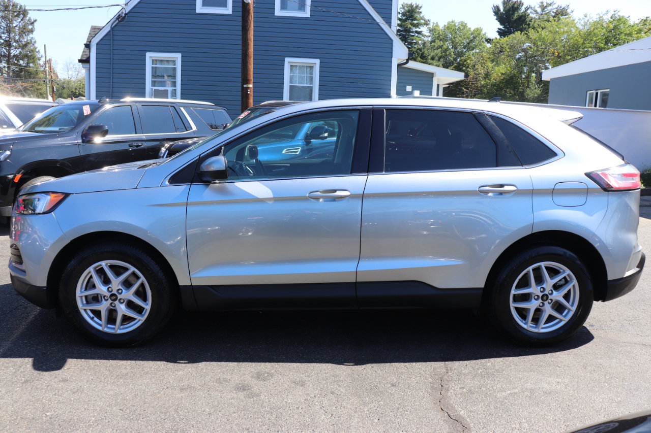 Used 2024 Ford Edge SEL image 2