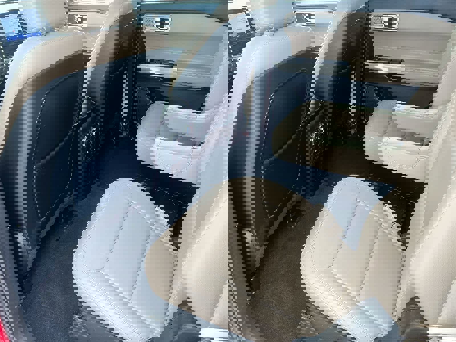 Used 2020 Ford Explorer XLT w/ Equipment Group 202A image 18