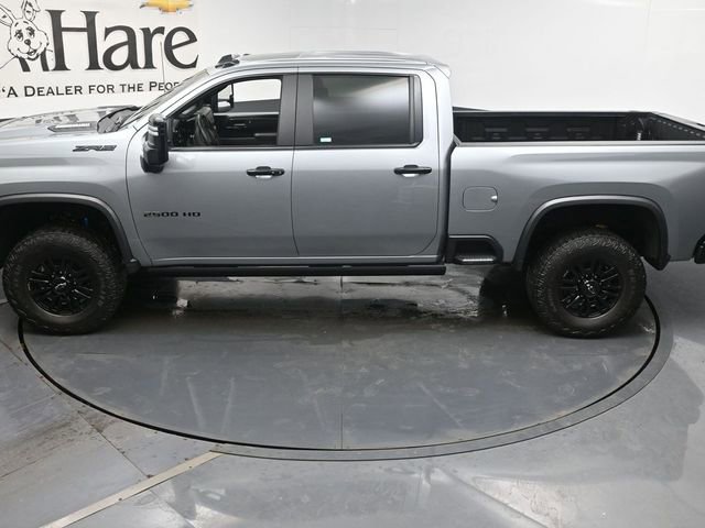 Used 2024 Chevrolet Silverado 2500 ZR2 w/ Technology Package image 42