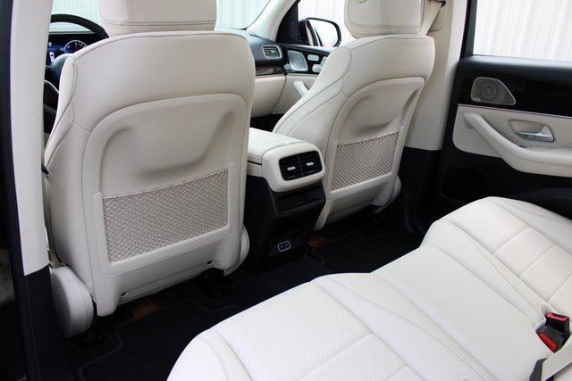 Used 2024 Mercedes-Benz GLE 450e 4MATIC w/ Warmth & Comfort Package image 11