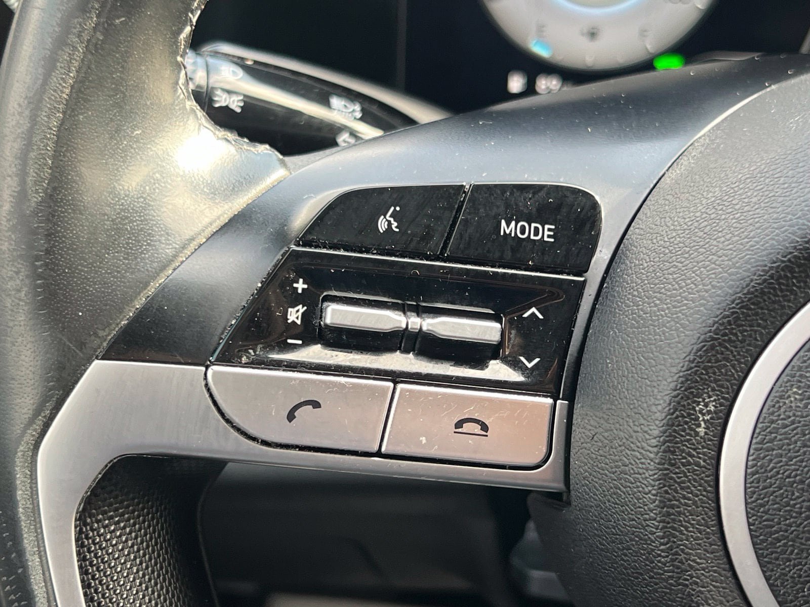 Used 2022 Hyundai Elantra Limited FWD image 27