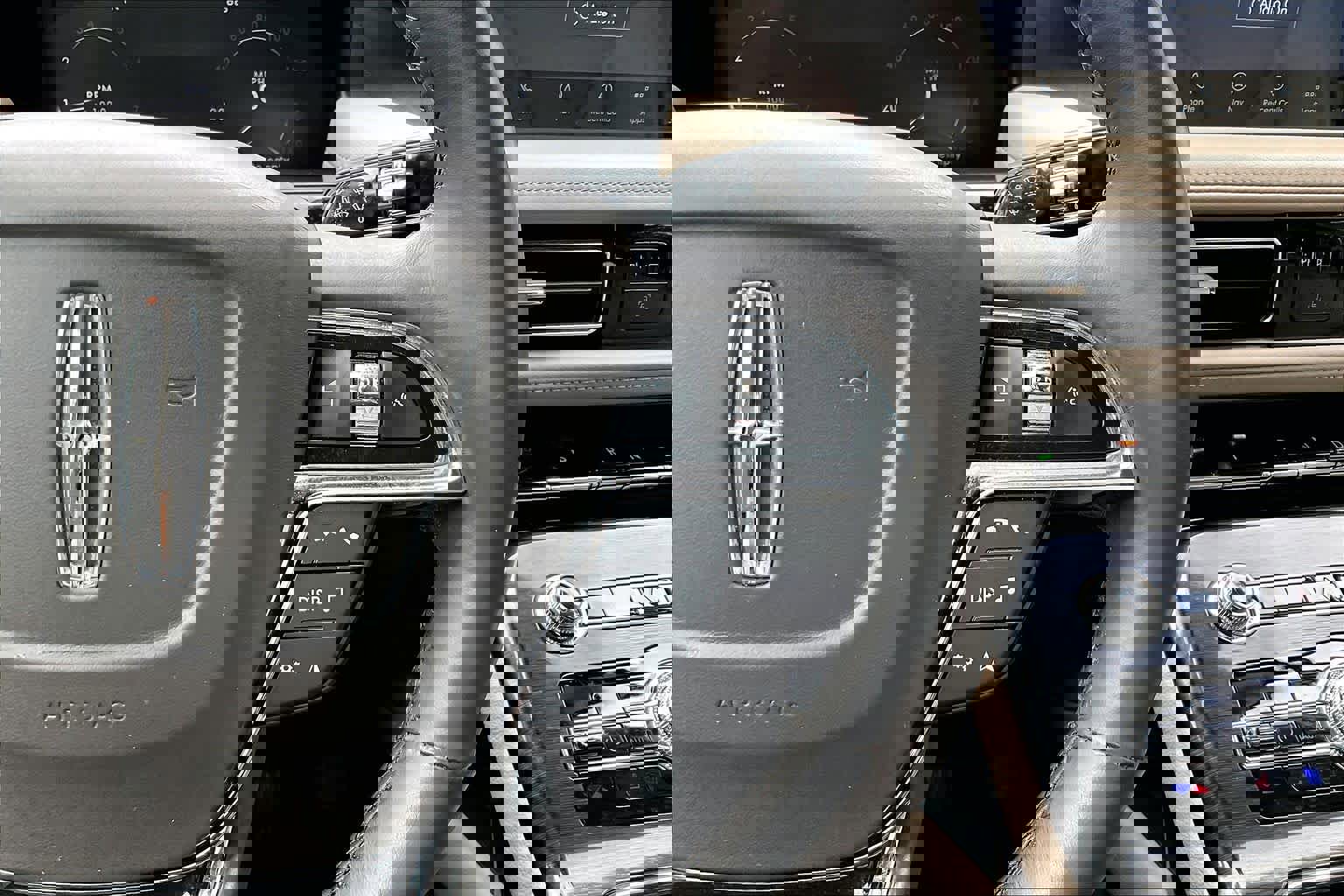 Used 2023 Lincoln Nautilus Reserve w/ Equipment Group 201A image 22