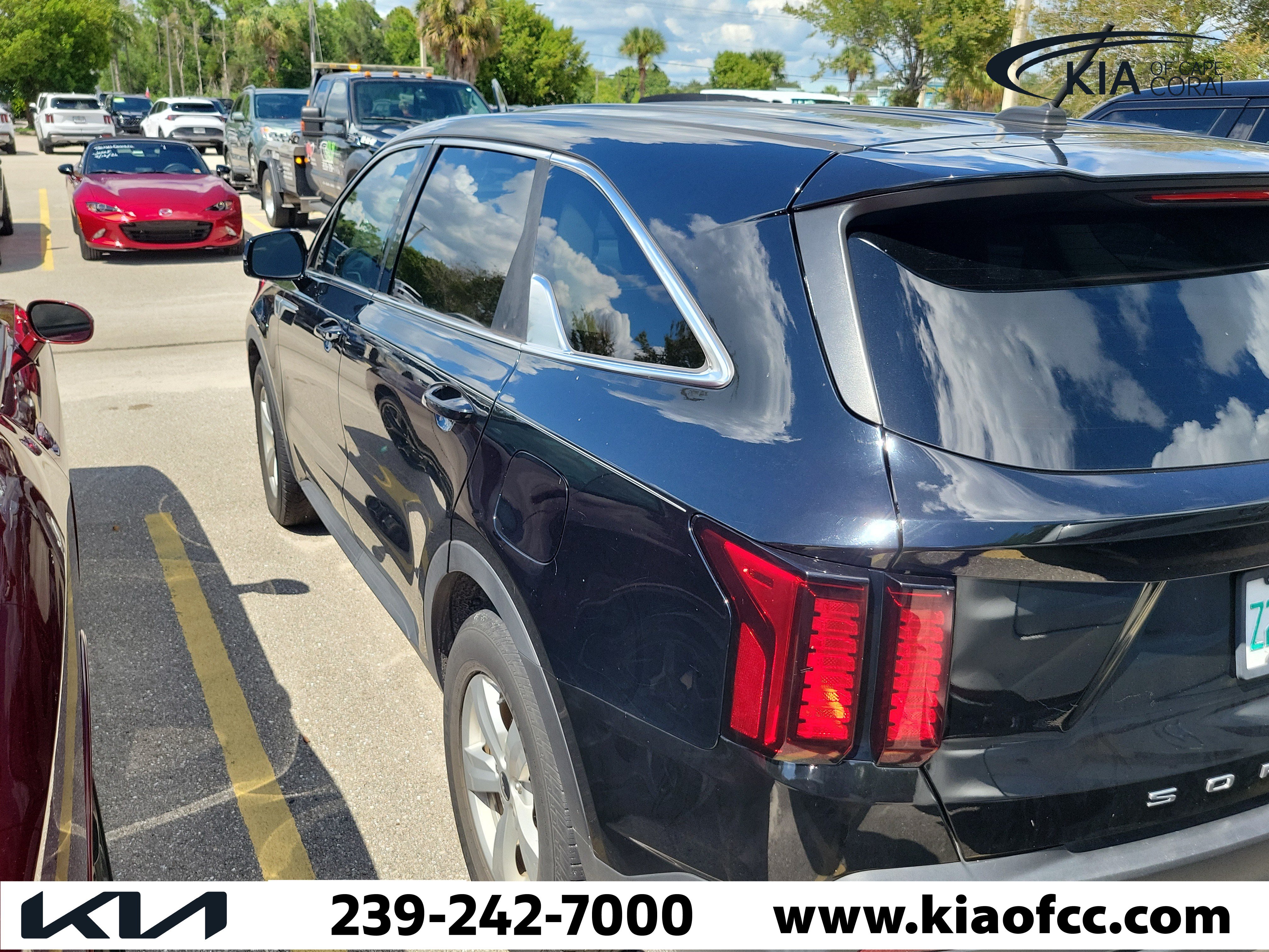 Used 2022 Kia Sorento LX FWD image 4
