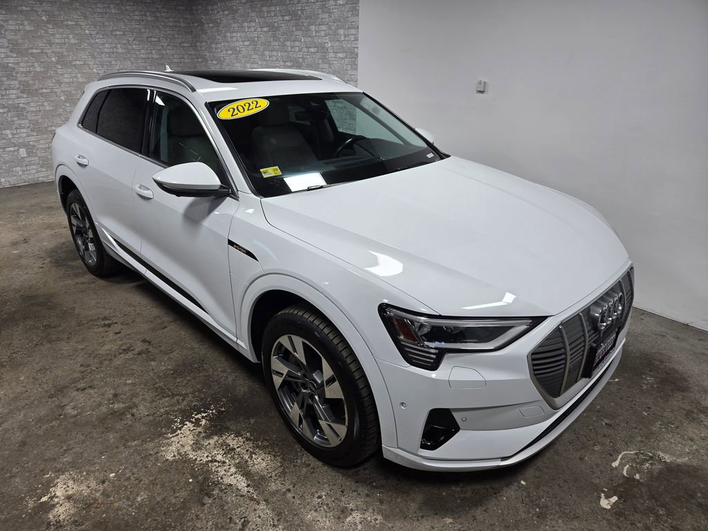 Used 2022 Audi e-tron Premium Plus w/ Premium Plus Package image 67