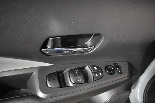 Used 2021 Nissan Kicks SR w/ SR Premium Package FWD image 8