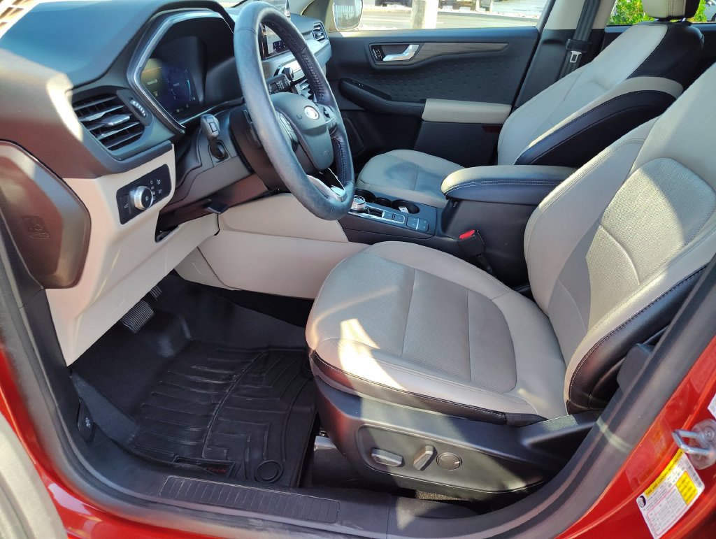 Used 2020 Ford Escape Titanium AWD/4WD image 9