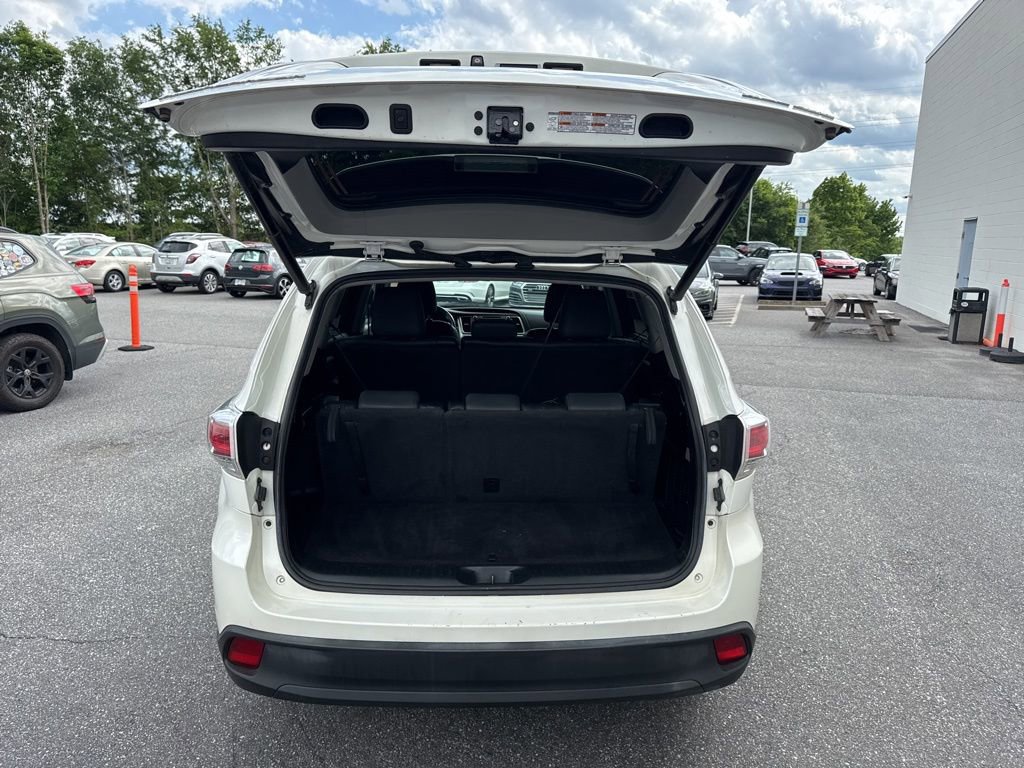 Used 2016 Toyota Highlander XLE AWD/4WD image 10