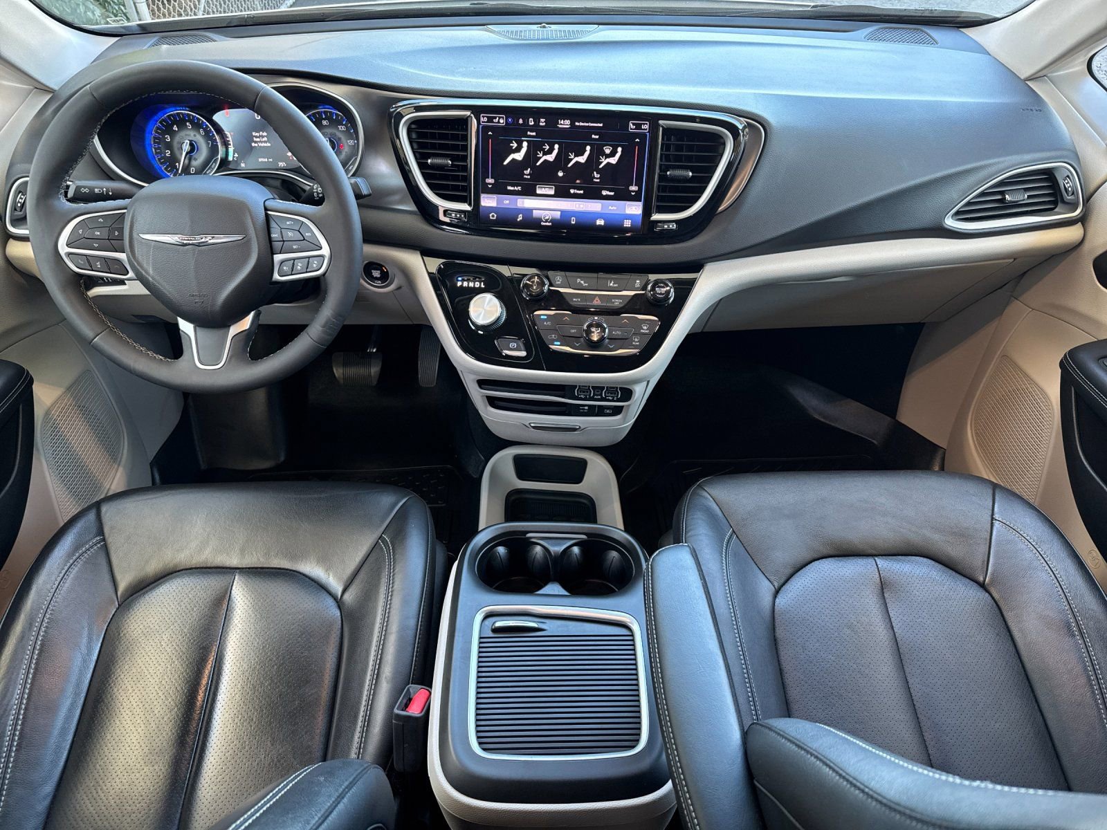 Used 2022 Chrysler Pacifica Touring-L image 13