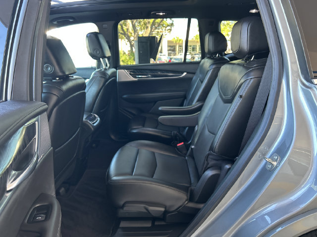 Used 2025 Cadillac XT6 Premium Luxury w/ Technology Package FWD image 19